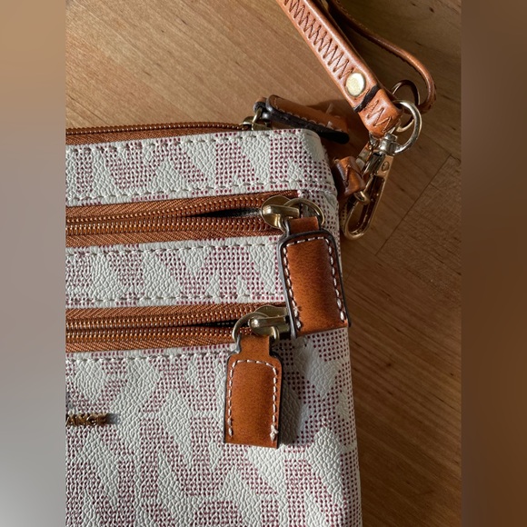 Purse - Picture 4 of 13